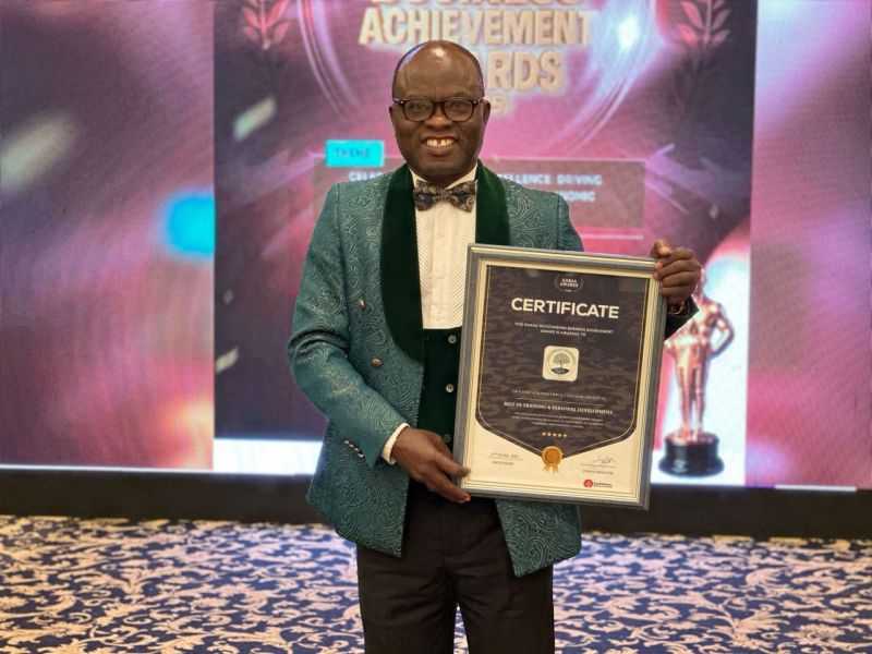 Holistic Counselling Institute Wins Top Award for Training and Development